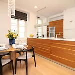 Old Town Square Apartment *