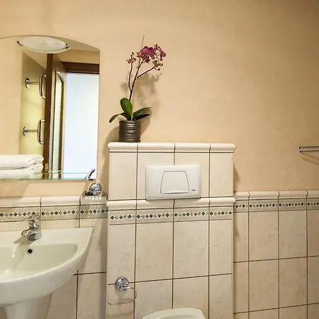 Old Town Square Apartment *